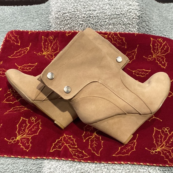 Sacred Heart Boots size 6 - Picture 5 of 10